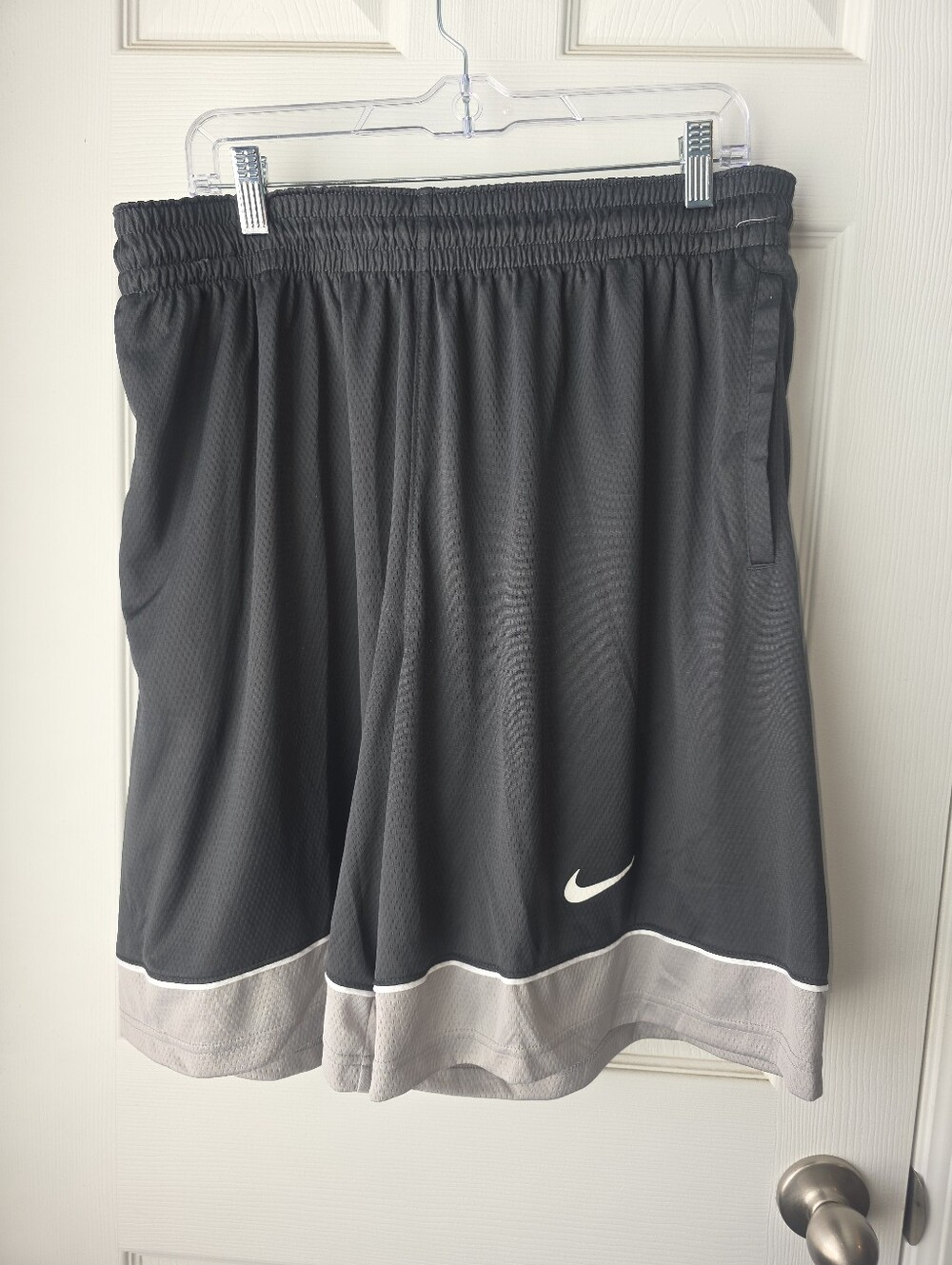NWT Nike Sportswear Club Mens Graphic Shorts - Black/White/White, 2XL